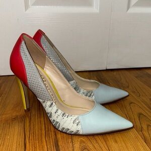 Pointed toe pumps